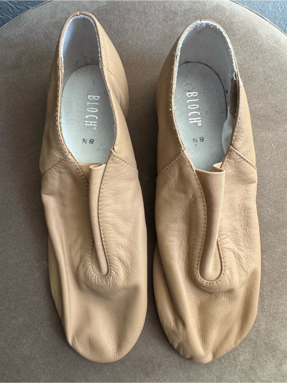 Bloch Ladies Super Jazz Slip On Dance Shoes – Tan Leather, Size 8.5